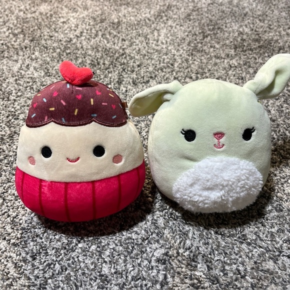 Squishmallows Small Lot Of 2 Elpha Cupcake, Isabella The Bunny- Note - Picture 1 of 8